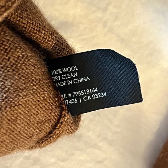 Club Monaco Cardigan 100% Wool - Picture 2 of 3